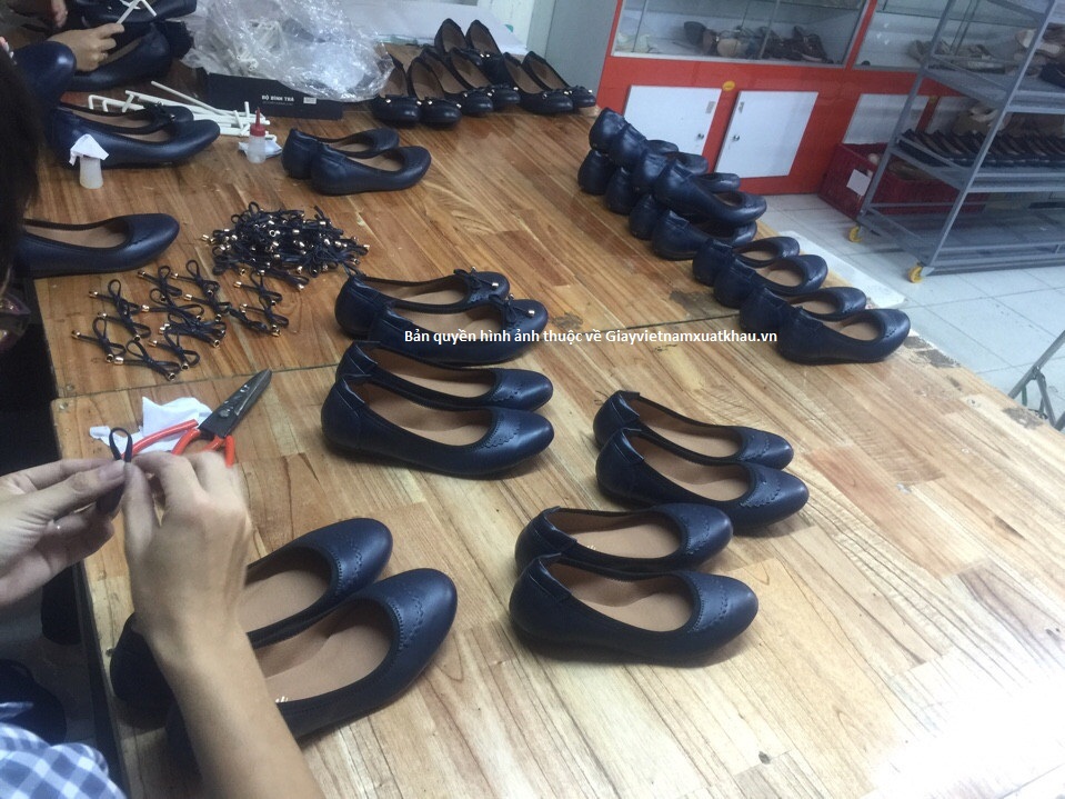 xưởng sản xuất giày vnxk